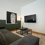 Pet-Friendly Flat Near Belvedere