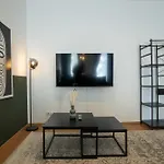 Pet-Friendly Flat Near Belvedere