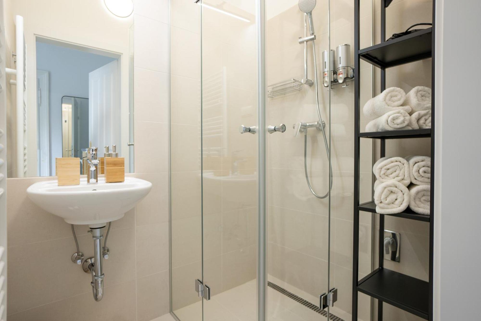 Pet-friendly Flat Near Belvedere *